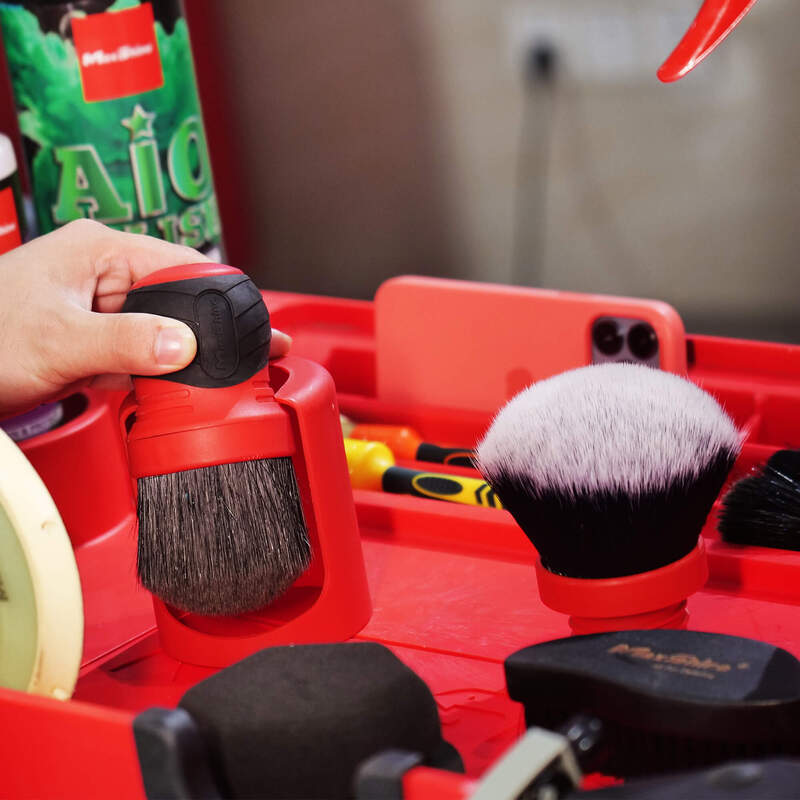 MaxShine Curved Grip XL Detailing Brush